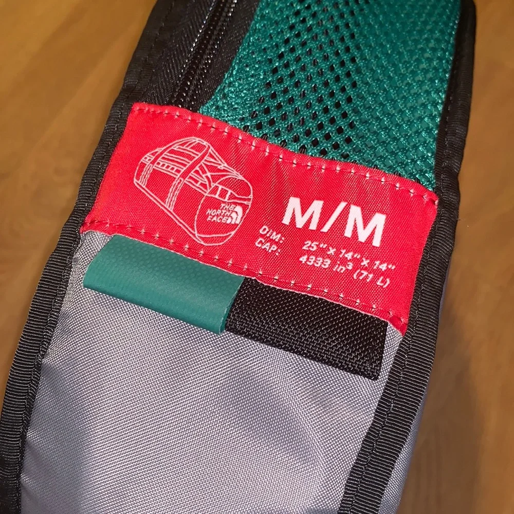 NWT The North Face Base Camp Duffel - Medium Green - Picture 4 of 10